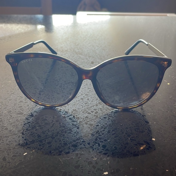 Gucci Accessories - Gucci sunglasses